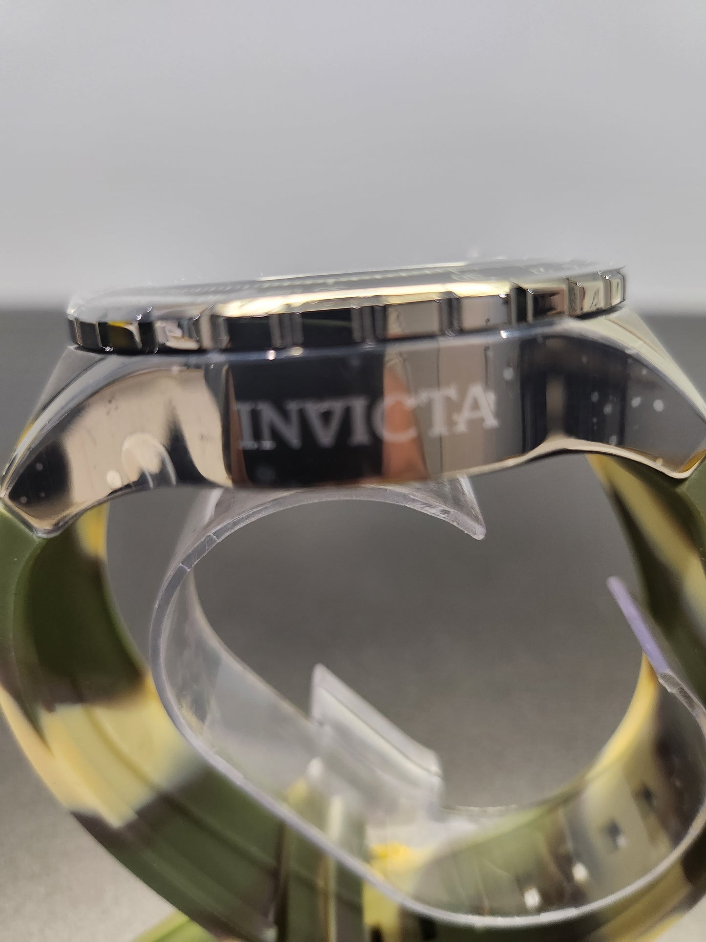 Invicta Specialty Camo